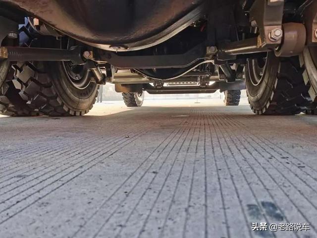 宇通宽体矿用自卸车