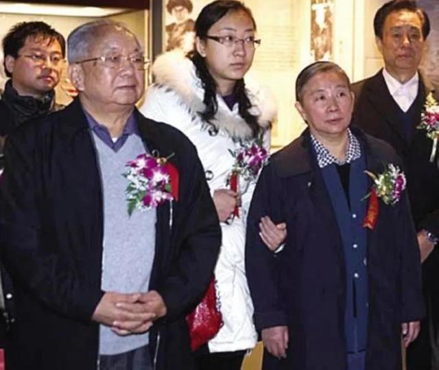 林彪死后，他女儿历经风雨，幸好丈夫不离不弃，晚年开酒楼做老板