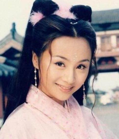 网红小沈龙直播发飙，近3万块的黄金手镯卖3999元，亏了两个多亿