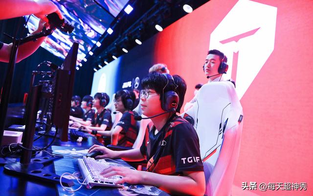 Tian一击制胜!TES双杀LGD,Jackeylove感谢Haichao 第3张 Tian一击制胜!TES双杀LGD,Jackeylove感谢Haichao 第3张