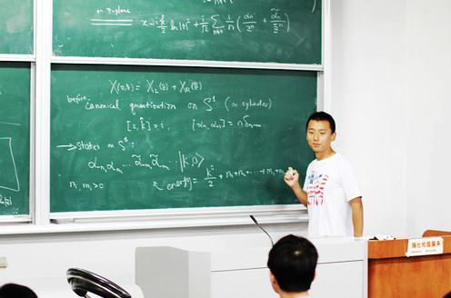 天才物理学家尹希,放弃中国国籍成哈佛最年轻教授,一席话发人深省