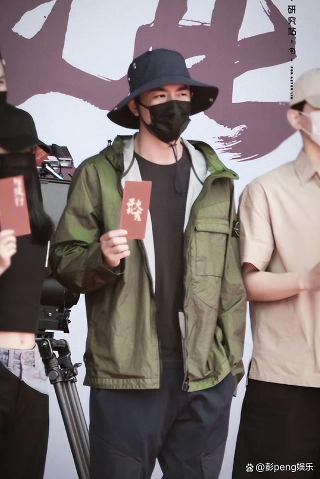 �������µĵ��ӳ������װ(��˿�Ⱥ�Ĵ�����װ�磬����ӱ�����ݡ���ʫʫ��������)