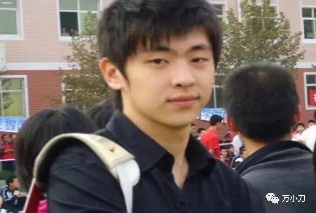 万小刀：邓伦的瓜