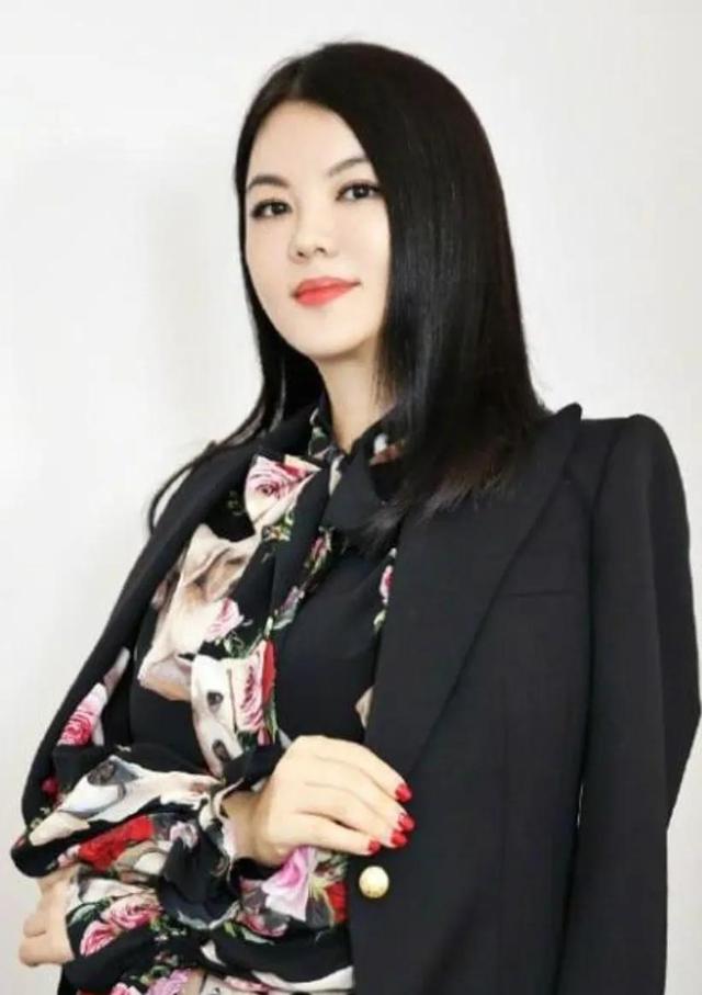 强势的女人李湘 该结婚时结婚 该离婚时离婚 一婚二婚都谢幕了 太阳信息网