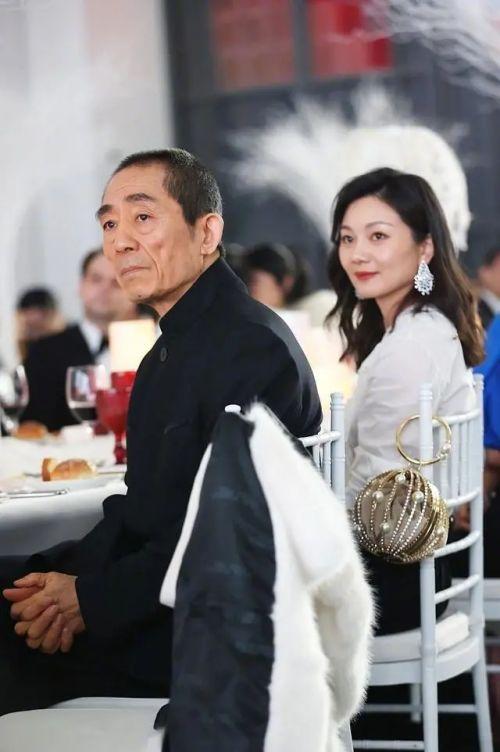 张艺谋妻子情人节发文示爱，为什么得到的不是祝福而是骂声？