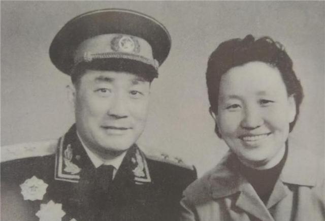 1950年，刘伯承问让谁领兵进攻西藏，邓小平：让“地主”去吧