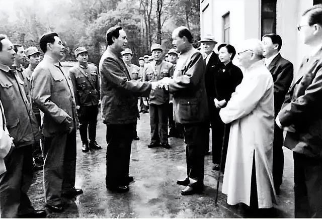 1955年被授予上将军衔，虽从没有在前线领军打仗，却没任何人反对