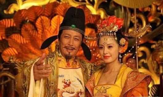 李世民打了胜仗，皇帝李渊派妃子慰问，埋下杀兄夺位的导火索