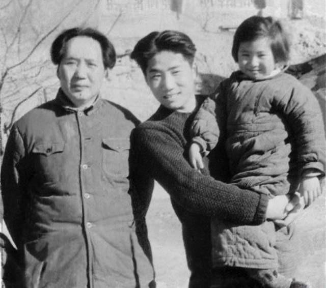 1976年毛主席逝世，毛岸青未能送葬，毛新宇：父亲一直很想念爷爷
