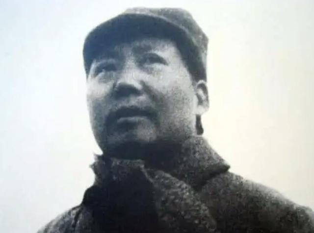 1948年，一位老者塞给周恩来一张字条：先武攻天津，后文取北平