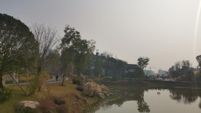 重慶大足地標公園，號稱面積最大景觀最美，辛苦走完總感覺不對