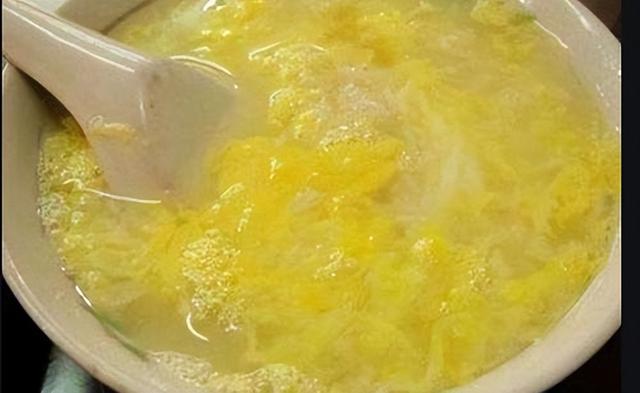 每天早上坚持喝一碗“开水冲鸡蛋”，能收获哪些好处？看完心动了