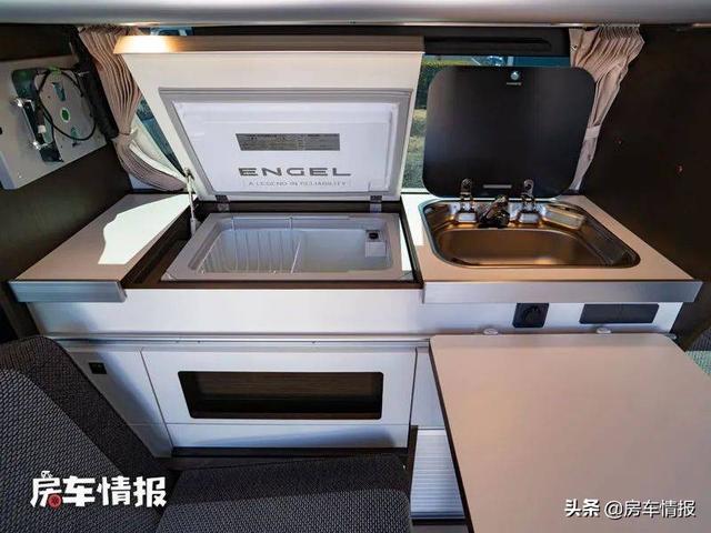 新款丰田海狮房车，6座设计能拉全家人，2米大通铺睡觉不顶头