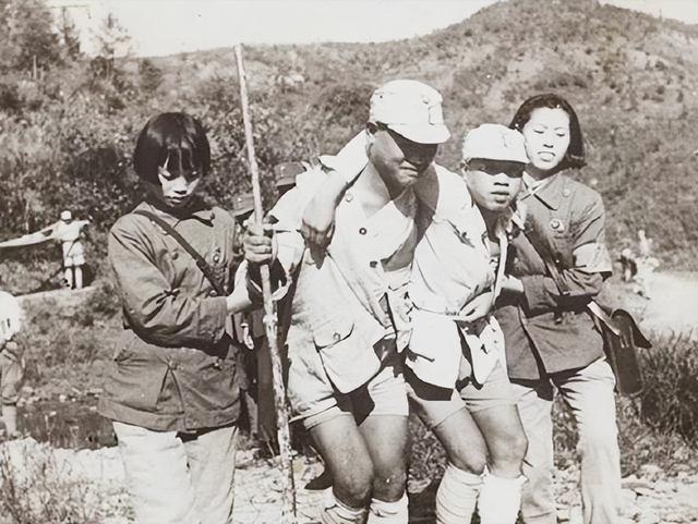 连长被调往师部当排长，本是降级任用，一看部下把他乐坏了