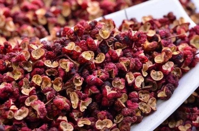 体检查出“结节”的人，医生提醒：这6类“发物”最好是少碰