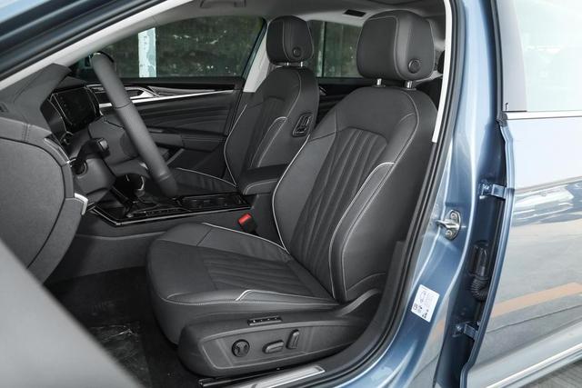 纯电续航63公里，起步22.99万元还挂绿牌，帕萨特PHEV怎么样？