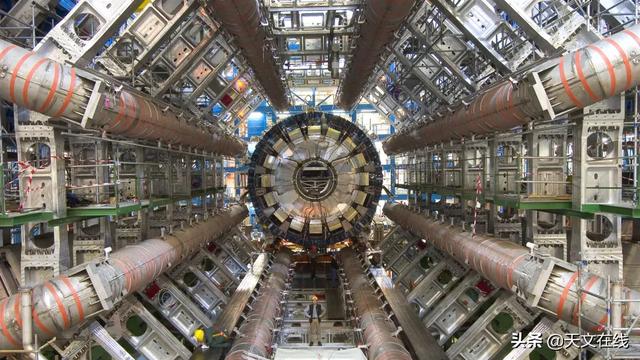 2021：这一年，物理学家们探索的问题：标准模型之外是什么？