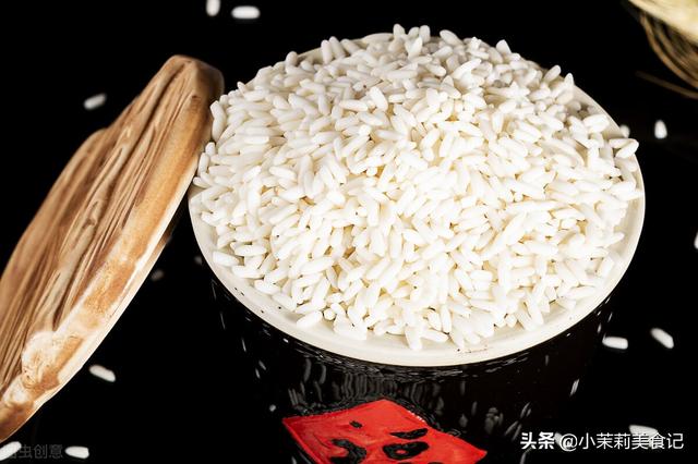 立夏后，阳气易损耗，建议多吃“3红3白1黑”，升阳驱寒轻松度夏