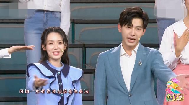 五四晚会：千玺成熟了，关晓彤妆容撞型鞠婧祎，赵丽颖变化好大