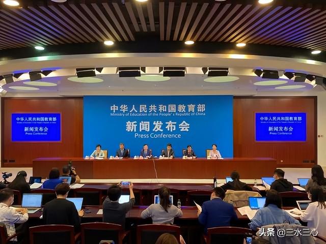 新版课程方案出炉，语文位居第一，英语的主科地位被撼动了吗？