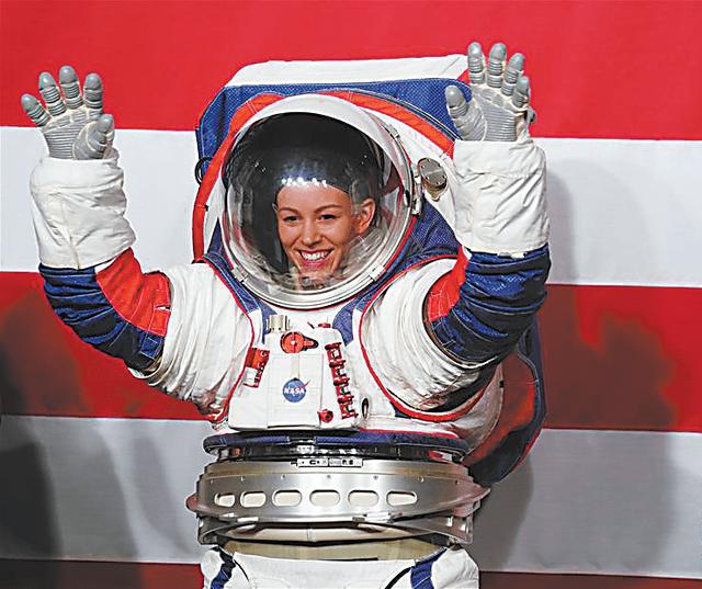神舟十四号6月发射！美国尴尬了，因舱外航天服漏水被迫取消出舱