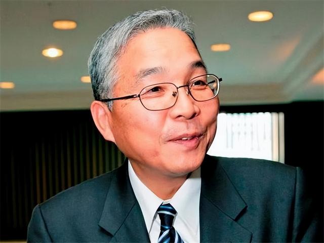日本“芯片巨头”坂本幸雄，被美韩联合搞垮，72岁为复仇投奔中国