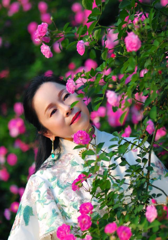 最美四月蔷薇花