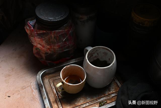 106岁长寿爷爷，每天喝2壶茶，100岁时戒酒，至今还自己烧水做饭
