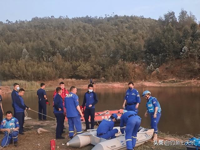 云南楚雄：大鱼把鱼竿拖走，钓鱼男子下水去追，再也没能上来