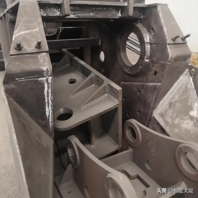 包含挖掘机小型破碎机的词条