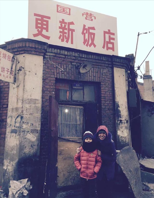 50岁孙悦晒出生时老屋，被儿子吐槽像鬼屋，17年前嫁身家10亿富商