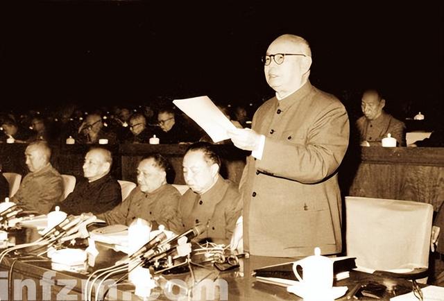 毛主席去世前两次将叶剑英叫到面前没说话，1980年叶剑英道出内情