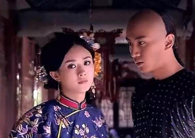 2011年,赵丽颖和陈晓因为拍摄电视剧《宫锁珠帘》而相识,两人在剧中