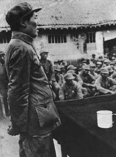 1935年的遵义会议，关键一票改变中国命运，是谁投给了毛主席？