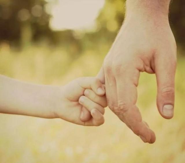 《妈妈用坚定的母爱，挽救了我幼小的生命！》