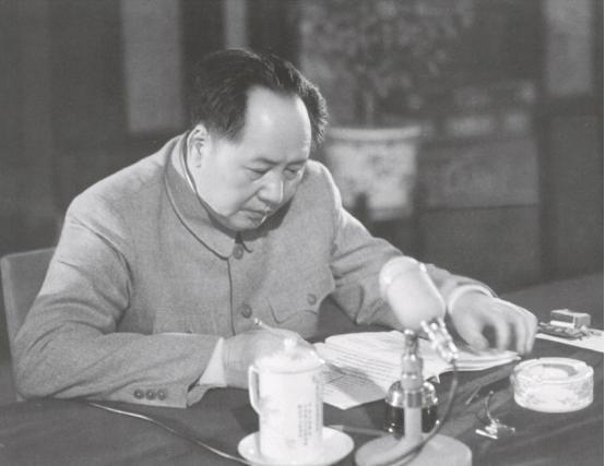 51年毛主席与周世钊见面，聊起抗美援朝，周：岸英去世怪彭老总吗