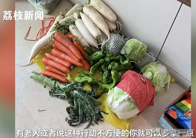 上海一解剖学教授帮邻居分割猪肉