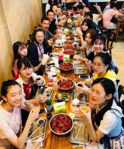 小龙虾那么受人喜爱，那虾黄到底能不能吃呢？今天就给你答案