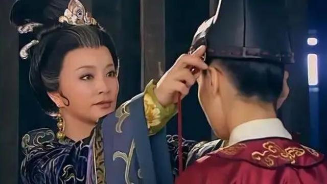 唐朝才女上官婉儿，为何死在唐玄宗手里？李隆基：我忍不了她