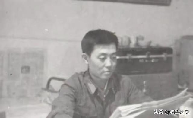 1949年小战士从报纸上认出父亲，指导员：别闹了！这可是兵团司令