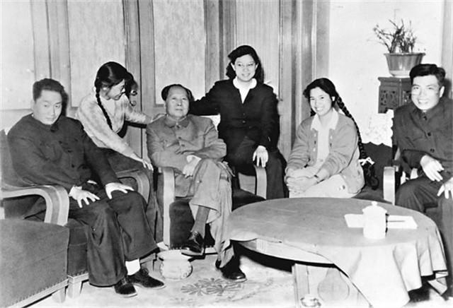 1976年毛主席逝世，毛岸青未能送葬，毛新宇：父亲一直很想念爷爷
