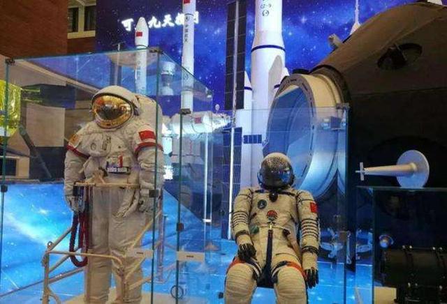 我国空间站航天员出舱时，穿的3000万元航天服，为何不能带回来？