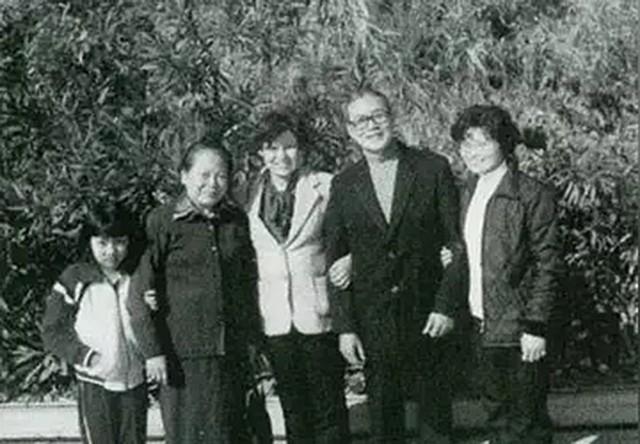 1960年沈醉被特赦后，享副部级待遇，唯一留在大陆的女儿过得如何