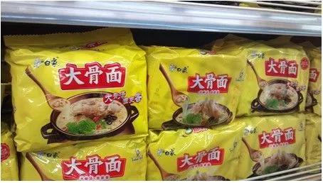 被土坑酸菜“带火”的白象，要走鸿星尔克的老路？热潮退却会如何