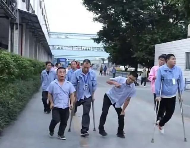 “土坑酸菜”让白象被扒。唯一拒绝日本人入股的泡面企业，太励志