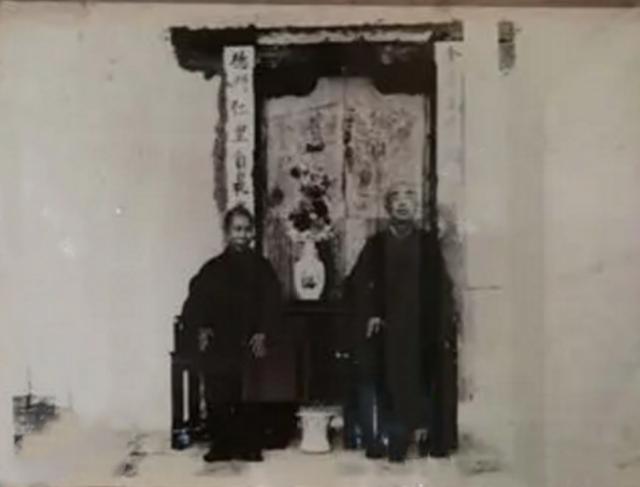 49年林彪得知汪静宜苦等他22年后，托秘书送去一张照片：再寻良配
