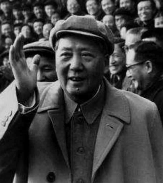 54年毛主席著作海外发行，美军官看后：如果早点读到，绝不打朝鲜