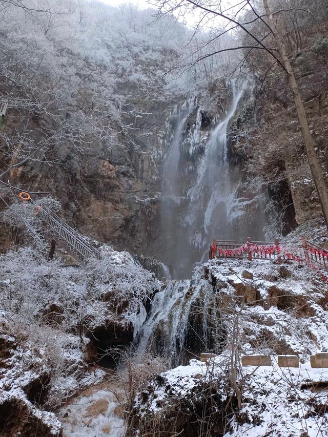 河南栾川县，伏牛山藏了这个小众景区！雪景美丽，自驾直达