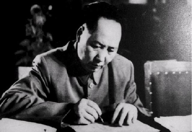 55年浙江一农民朝毛主席专列扔石头，被捕后，该如何处置？