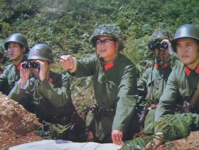 韦昌进眼球被打掉后坚守11小时，高喊：向我开炮！独女也投身国防